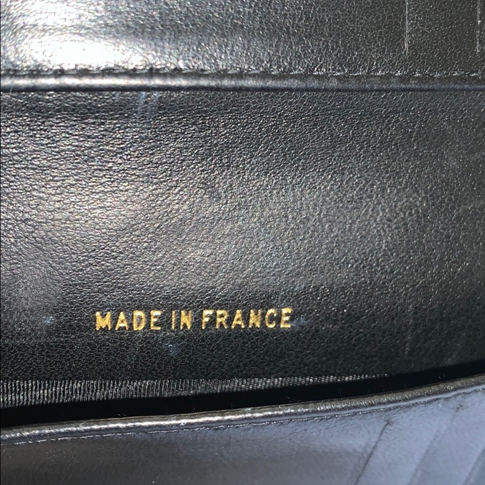 CHANEL BLACK PATENT LEATHER BI FOLD WALLET - Picture 5 of 7